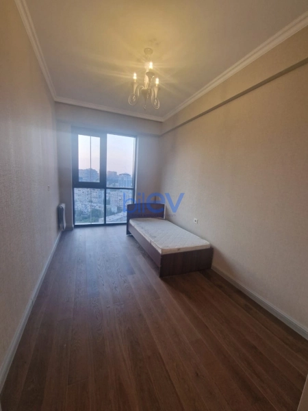 Aylıq Kirayə 3 otaqlı Yeni Tikili bina evi  88m², Bakı