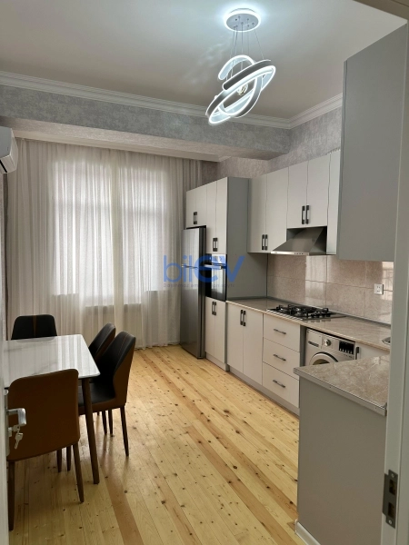 Aylıq Kirayə 2 otaqlı Yeni Tikili bina evi  78m², Bakı