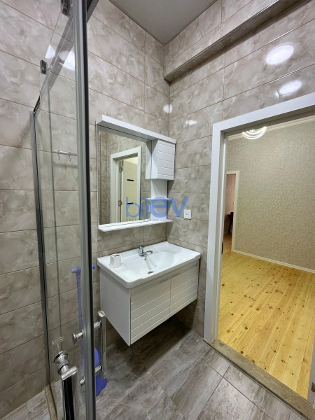 Aylıq Kirayə 2 otaqlı Yeni Tikili bina evi  78m², Bakı