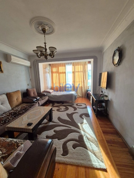 Satış 4 otaqlı Köhnə Tikili bina evi  93m², Bakı