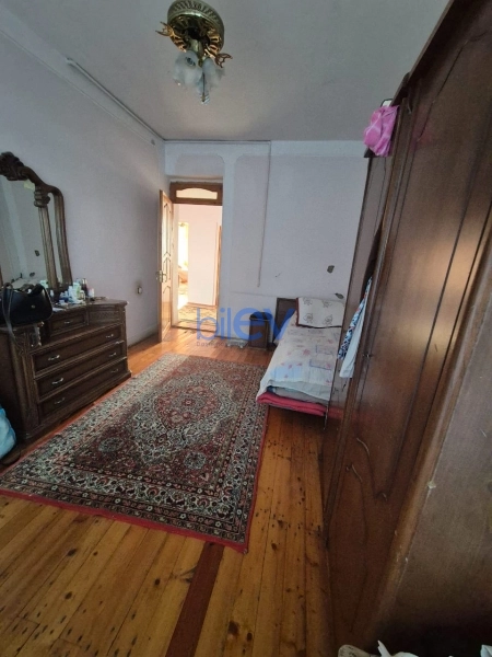 Satış 4 otaqlı Köhnə Tikili bina evi  93m², Bakı