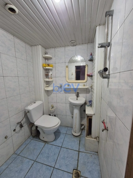 Satış 4 otaqlı Köhnə Tikili bina evi  93m², Bakı