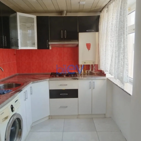 Aylıq Kirayə 2 otaqlı Köhnə Tikili bina evi  50m², Xırdalan