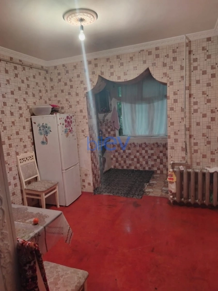 Satış 4 otaqlı Köhnə Tikili bina evi  79m², Bakı