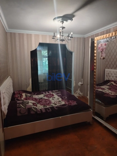 Satış 4 otaqlı Köhnə Tikili bina evi  79m², Bakı