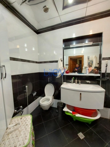 Aylıq Kirayə 3 otaqlı Yeni Tikili bina evi  130m², Bakı