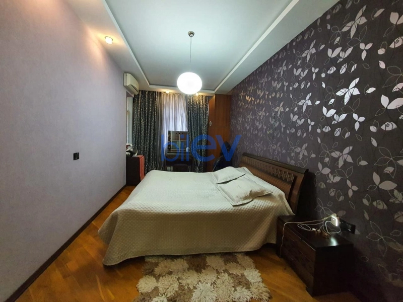 Aylıq Kirayə 3 otaqlı Yeni Tikili bina evi  130m², Bakı