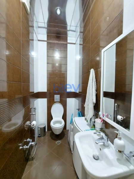 Aylıq Kirayə 3 otaqlı Yeni Tikili bina evi  130m², Bakı