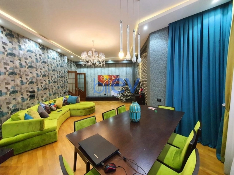 Aylıq Kirayə 3 otaqlı Yeni Tikili bina evi  130m², Bakı