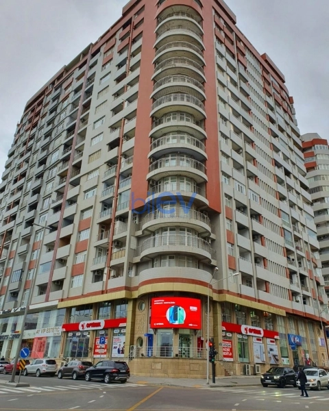 Aylıq Kirayə 3 otaqlı Yeni Tikili bina evi  130m², Bakı
