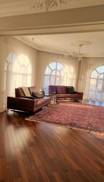 Aylıq Kirayə 4 otaqlı Yeni Tikili bina evi  195m², Bakı