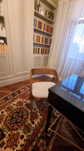 Aylıq Kirayə 4 otaqlı Yeni Tikili bina evi  195m², Bakı