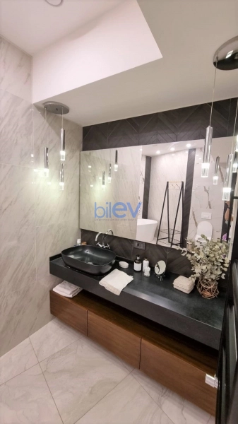 Aylıq Kirayə 4 otaqlı Yeni Tikili bina evi  195m², Bakı
