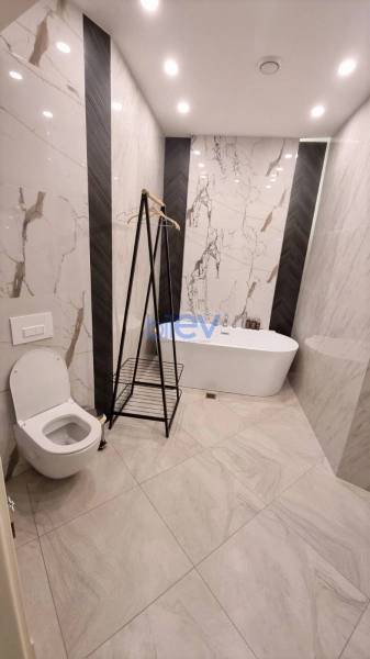 Aylıq Kirayə 4 otaqlı Yeni Tikili bina evi  195m², Bakı