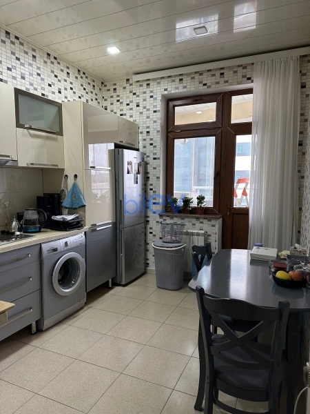 Aylıq Kirayə 2 otaqlı Yeni Tikili bina evi  76m², Bakı