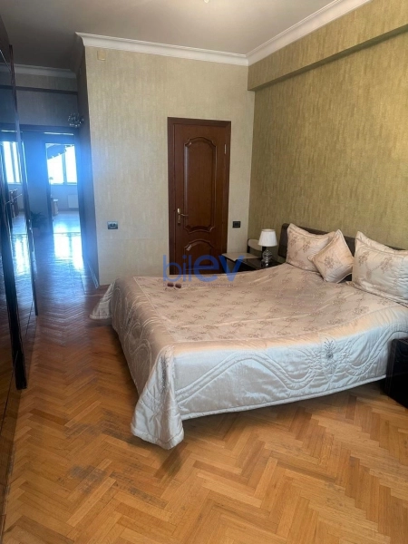 Aylıq Kirayə 3 otaqlı Yeni Tikili bina evi  168m², Bakı