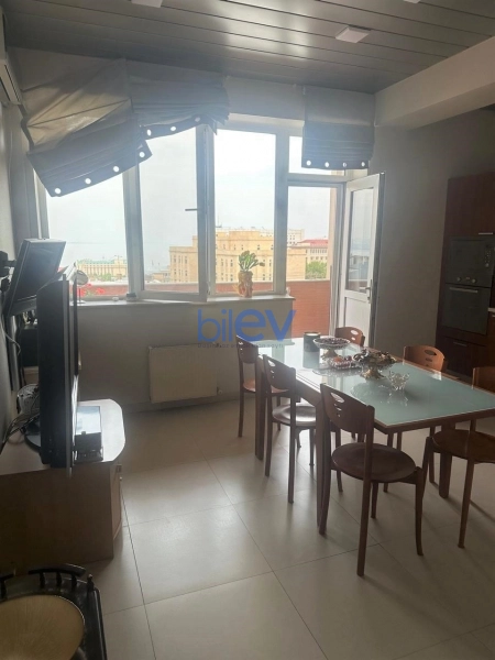 Aylıq Kirayə 3 otaqlı Yeni Tikili bina evi  168m², Bakı