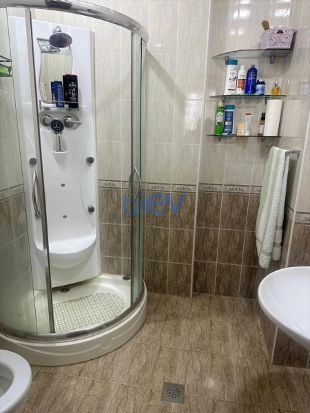 Aylıq Kirayə 3 otaqlı Yeni Tikili bina evi  168m², Bakı