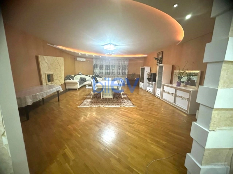 Aylıq Kirayə 3 otaqlı Yeni Tikili bina evi  170m², Bakı