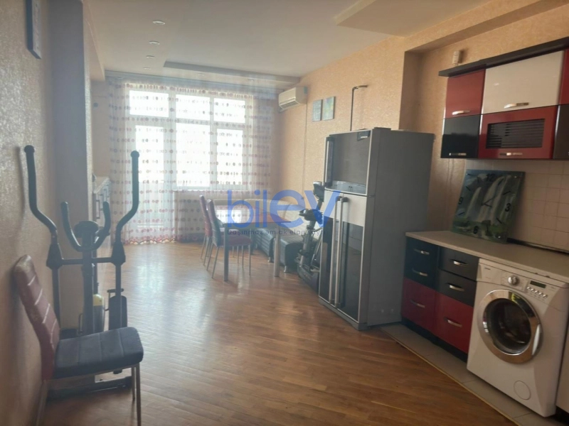 Aylıq Kirayə 3 otaqlı Yeni Tikili bina evi  170m², Bakı