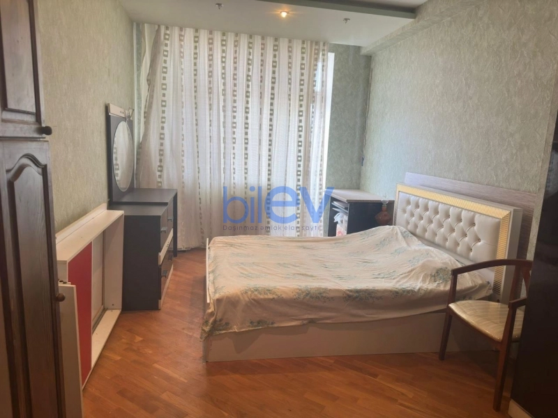 Aylıq Kirayə 3 otaqlı Yeni Tikili bina evi  170m², Bakı