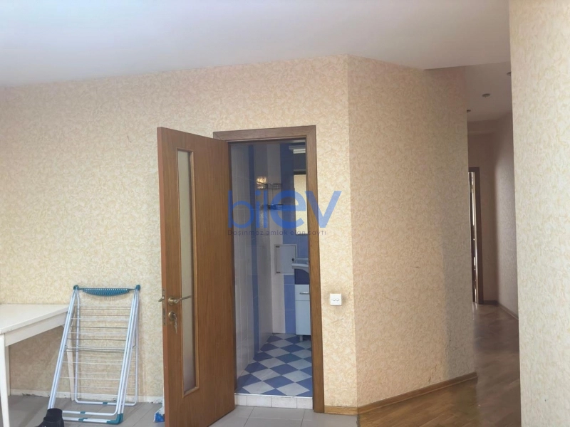 Aylıq Kirayə 3 otaqlı Yeni Tikili bina evi  170m², Bakı