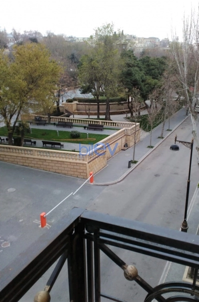 Aylıq Kirayə 3 otaqlı Köhnə Tikili bina evi  53m², Bakı