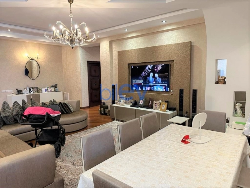 Satış 4 otaqlı Yeni Tikili  176m², Bakı