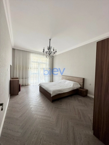 Aylıq Kirayə 3 otaqlı Yeni Tikili bina evi  138m², Bakı