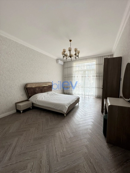 Aylıq Kirayə 3 otaqlı Yeni Tikili bina evi  138m², Bakı