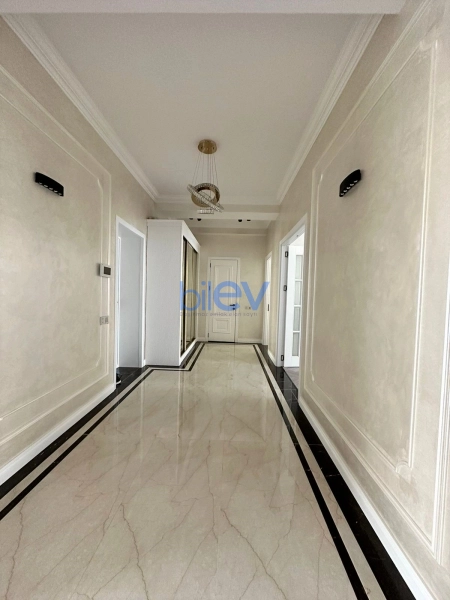 Aylıq Kirayə 3 otaqlı Yeni Tikili bina evi  138m², Bakı