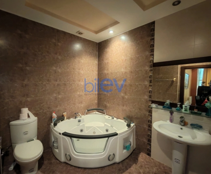 Aylıq Kirayə 3 otaqlı Yeni Tikili bina evi  110m², Bakı