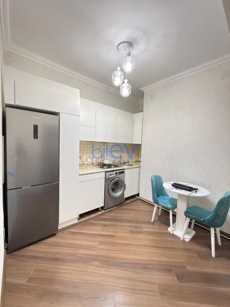 Aylıq Kirayə 3 otaqlı Yeni Tikili bina evi  80m², Bakı