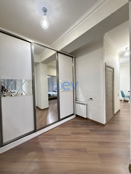Aylıq Kirayə 3 otaqlı Yeni Tikili bina evi  80m², Bakı