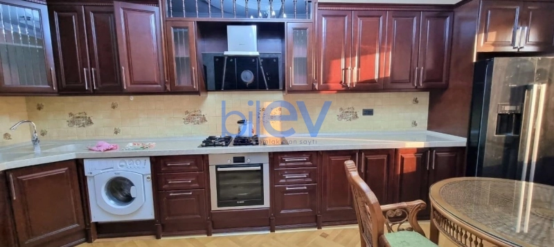 Aylıq Kirayə 3 otaqlı Yeni Tikili bina evi  173m², Bakı
