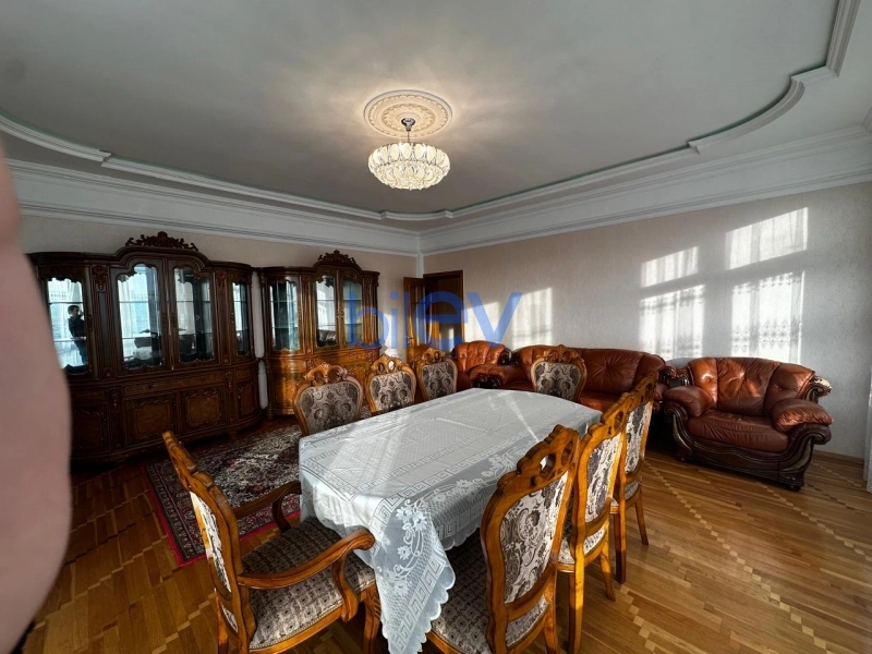 Aylıq Kirayə 4 otaqlı Yeni Tikili bina evi  170m², Bakı