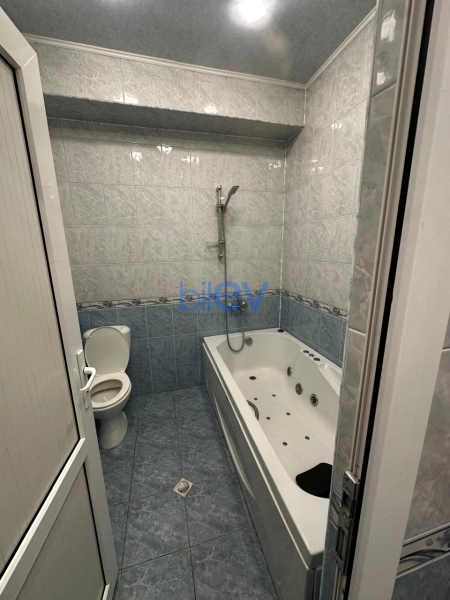 Aylıq Kirayə 4 otaqlı Yeni Tikili bina evi  170m², Bakı