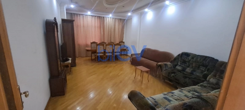 Aylıq Kirayə 3 otaqlı Yeni Tikili bina evi  170m², Bakı