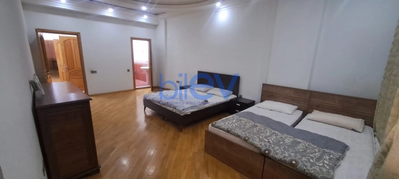 Aylıq Kirayə 3 otaqlı Yeni Tikili bina evi  170m², Bakı