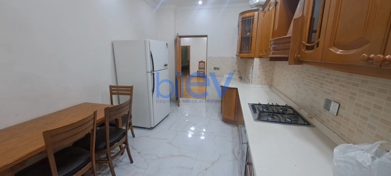 Aylıq Kirayə 3 otaqlı Yeni Tikili bina evi  170m², Bakı