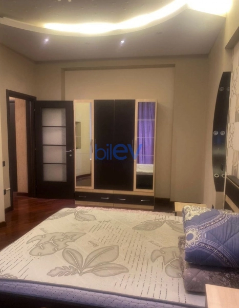 Aylıq Kirayə 2 otaqlı Yeni Tikili bina evi  110m², Bakı