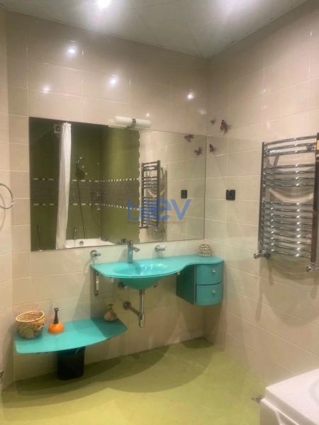 Aylıq Kirayə 2 otaqlı Yeni Tikili bina evi  110m², Bakı