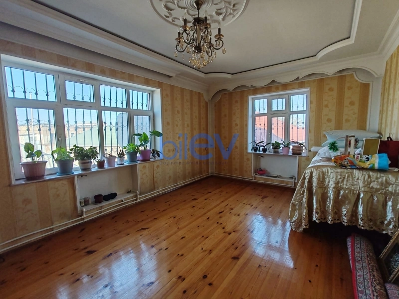 Satış 7 otaqlı Həyət evi  210m², Bakı