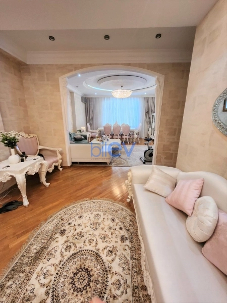 Aylıq Kirayə 3 otaqlı Yeni Tikili bina evi  126m², Bakı