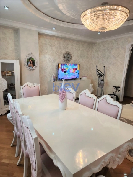 Aylıq Kirayə 3 otaqlı Yeni Tikili bina evi  126m², Bakı