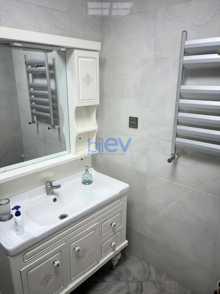 Aylıq Kirayə 2 otaqlı Yeni Tikili  90m², Bakı