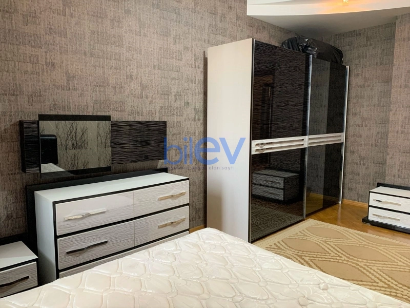 Aylıq Kirayə 4 otaqlı Yeni Tikili  195m², Bakı
