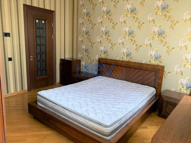 Aylıq Kirayə 4 otaqlı Yeni Tikili  195m², Bakı