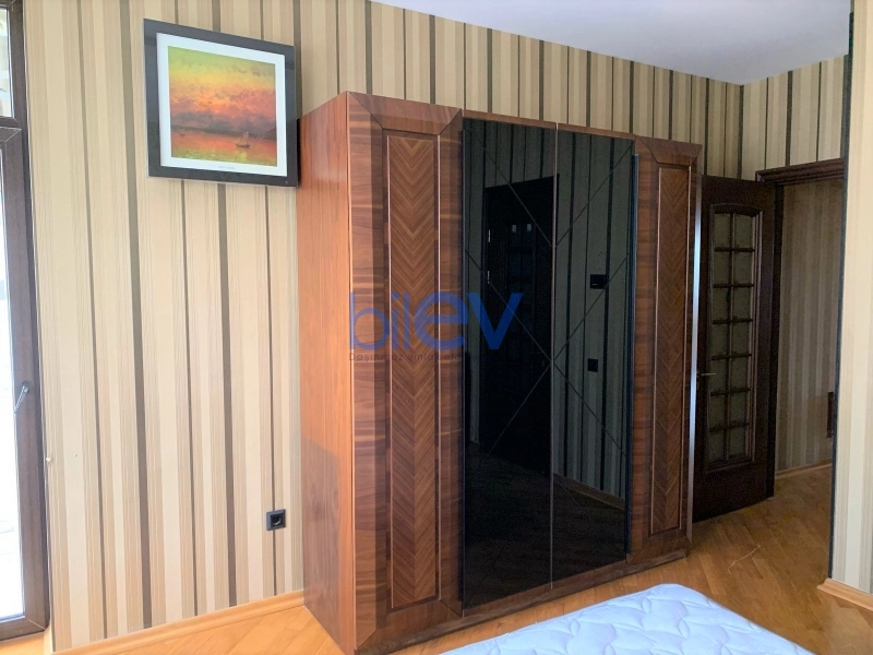 Aylıq Kirayə 4 otaqlı Yeni Tikili  195m², Bakı