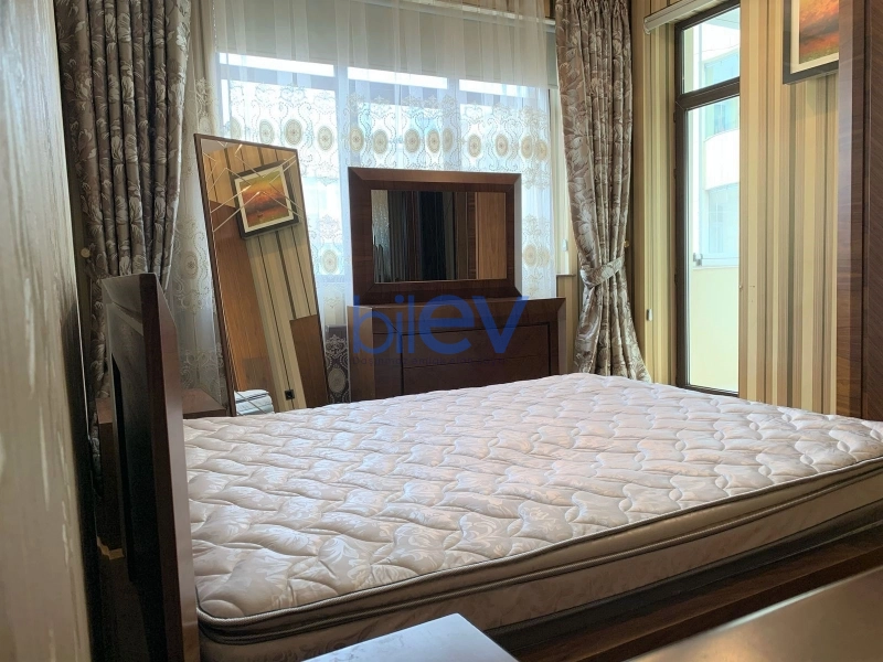 Aylıq Kirayə 4 otaqlı Yeni Tikili  195m², Bakı